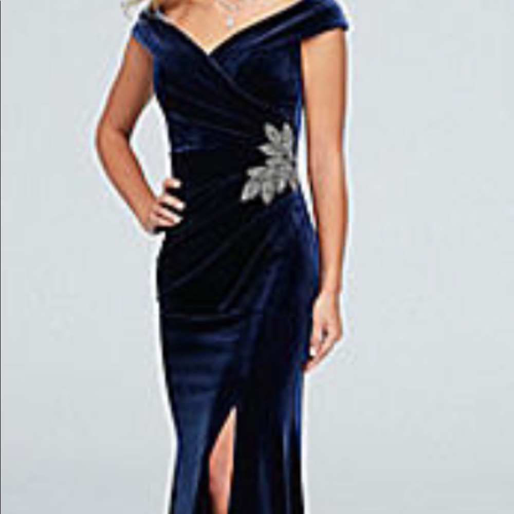 Navy Off shoulder velvet gown from David’s Bridal - Picture 1 of 1